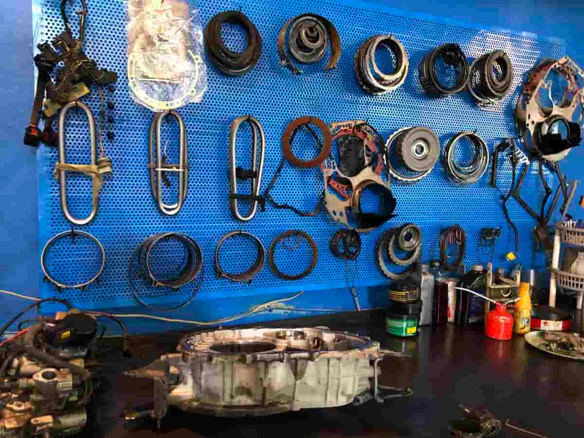 سرویس و بازسازی تخصصی گیربکس جک J5 توسط گیربکس 45